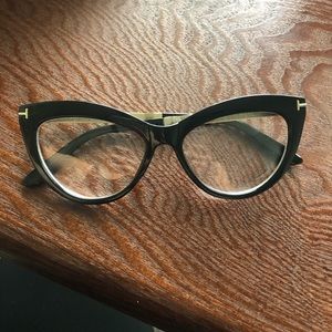 Cat eye black frames